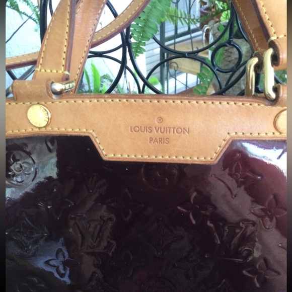 Louis Vuitton Brea MM Vernis 2 Way Handbag - Picture 2 of 16